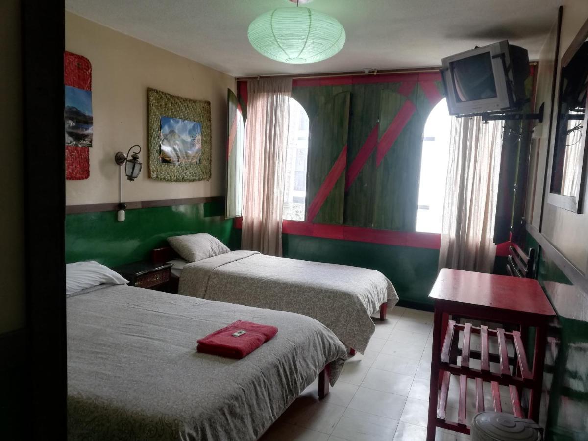 Flying Donkey Bed & Breakfast Otavalo Exterior photo