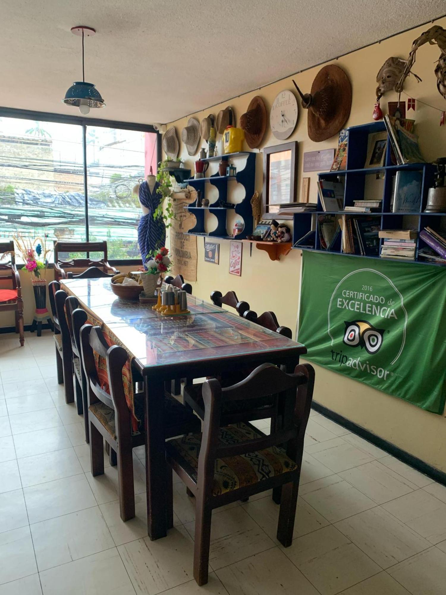 Flying Donkey Bed & Breakfast Otavalo Exterior photo